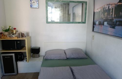 Amsterdam East Bed & Breakfast | All you need, a comfy place