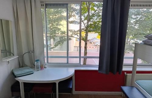 Amsterdam East Bed & Breakfast | All you need, a comfy place