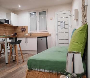 Houilles Apartment | AlloAppartMeublé L'émeraude