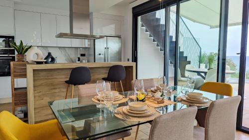 Villajoyosa Apartment | ALLONBAY sea front luxury penthouse