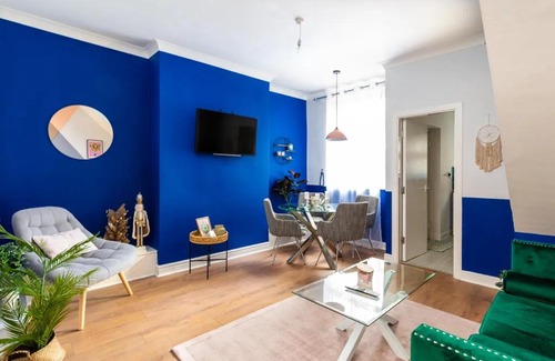Liverpool House | Alluring and hospitable chamber