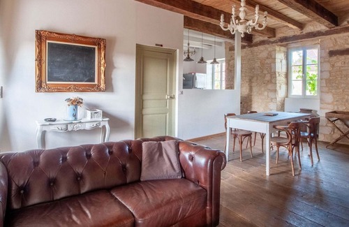 Degagnac House | Alluring Holiday Home in Dégagnac with Heated Pool