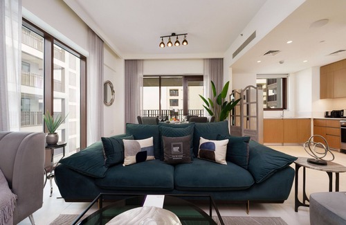 Dubai Apartment | Alluring Modern Apt in Dubai Creek Beach