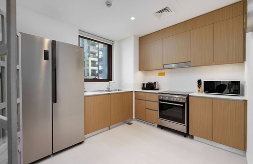Dubai Apartment | Alluring Modern Apt in Dubai Creek Beach