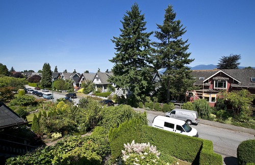 Kitsilano Apartment | Alma Beach Suites