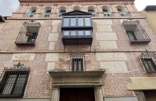 Toledo City Center Apartment | Almenara - Toledo Center with Swimming Pool