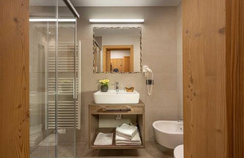 Casola Hotel | Almhotel Lenz