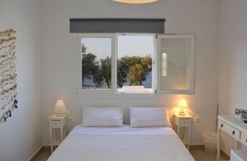 Naousa Hotel | Almira Suites - Seafront - Naousa Paros