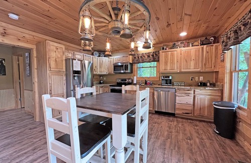 Bryson City Cabin | Almond Joy Near Lake Fontana