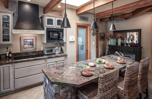Ruidoso House | Almost Heaven offers some of areas most spectacular views.