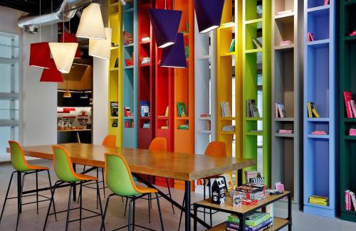 Bur Dubai Hotel | Aloft Al Mina, Dubai Jumeirah