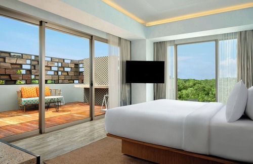 Batubelig Hotel | Aloft Bali Seminyak