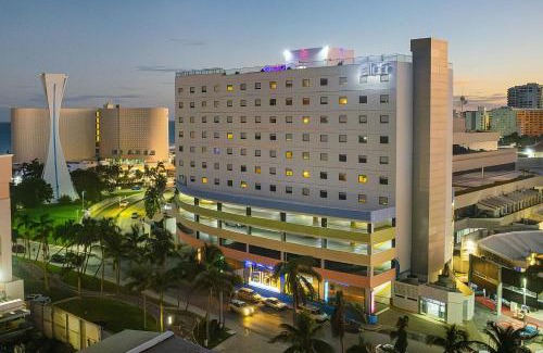 Punta Cancun Hotel | Aloft Cancun