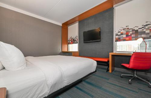 Charlotte Center City Hotel | Aloft Charlotte City Center