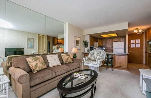 Waikiki Condo | Aloha Condos, Ilikai Marina, Condo 1190, Oceanfront, AC