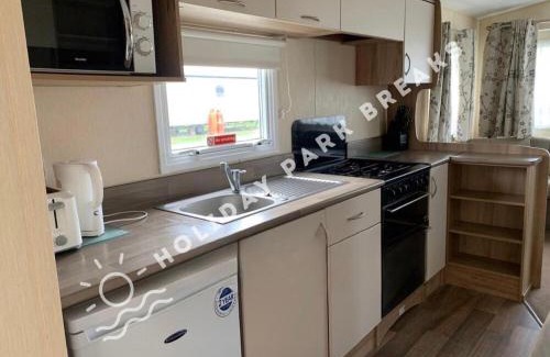 Selsey House | Aloha - Cosy 2 Bed Close to Venue at Seal Bay, Selsey