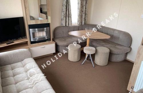 Selsey House | Aloha - Cosy 2 Bed Close to Venue at Seal Bay, Selsey