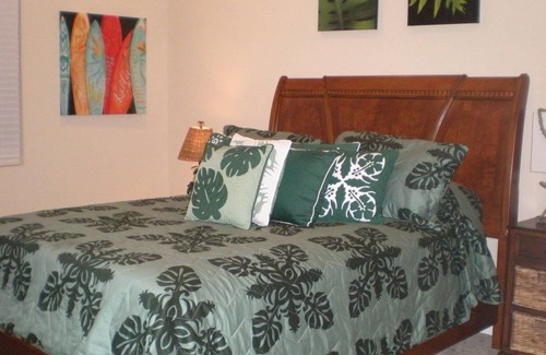 Desert Palms House | Aloha In The Desert With A Pool- 30 night minimum & 4 months winter bookings..