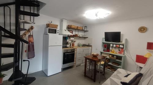 Arenas Ski Chalet | Alojamiento Rural Casa Águila con piscina privada para 6 personas