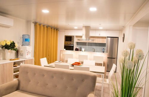 Villajoyosa Villa | Alonis Suites Satori - Family Villa with Jacuzzi, Pool and BBQ