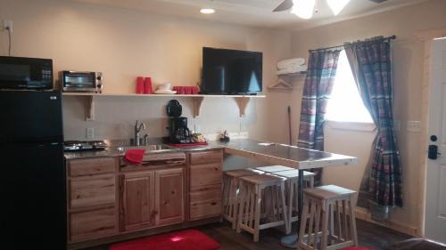 Lava Hot Springs Hotel | Alpaca Inn, The