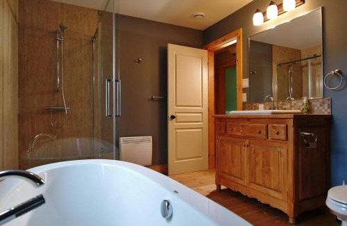 Stoneham Ski Chalet | Alpages 9015 -Les Chalets Alpins Stoneham