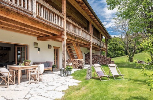 Frasdorf Apartment | Alpenglühen-chalet-suite 90m², 2 Schlafzimmer, Wohnraum mit Küche und Bad mit Sauna