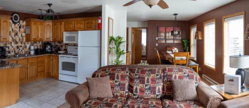 Ouray House | Alpenglow Three Bedroom Two Bath XL – A17
