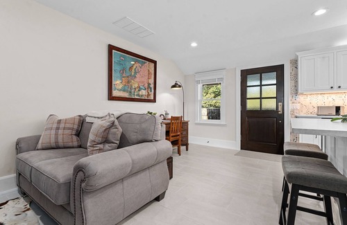 Fredericksburg House | Alphonse Cottage | 3 blocks to Main | Cute & Cozy