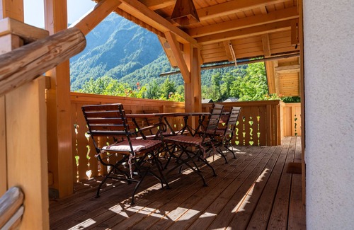 Ukanc Apartment | ALPIK Chalets - Bohinj - A5 - Duplex Three-Bedroom App - Balcony - Fireplace