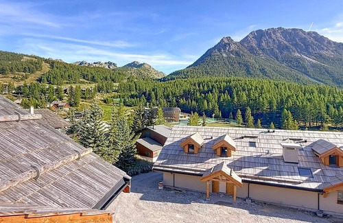 Montgenevre Apartment | Alpina Vista, duplex 6p design facing slopes, terrace, solarium, garages