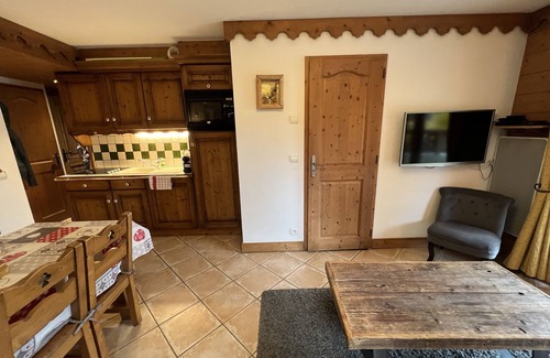 Les Carroz-d'Araches Apartment | Alpine Apartment With Large Balcony, Village Location