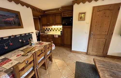 Les Carroz-d'Araches Apartment | Alpine Apartment With Large Balcony, Village Location