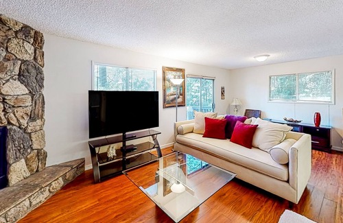 Blue Jay Cabin | Alpine cabin with furnished deck, fireplace & inviting interior