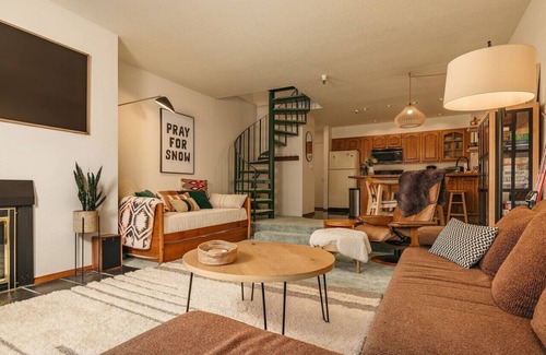 Alyeska Apartment | Alpine Charm By Alyeska Sleeps 6