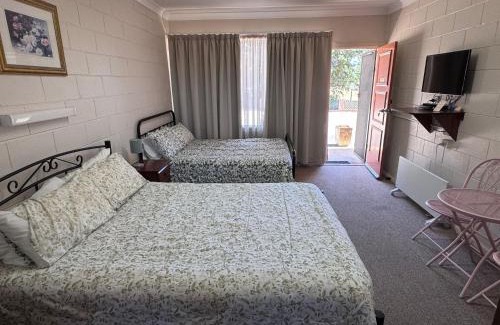 Pine Valley Hotel | ALPINE COUNTRY MOTEL plus FREE COFFEE
