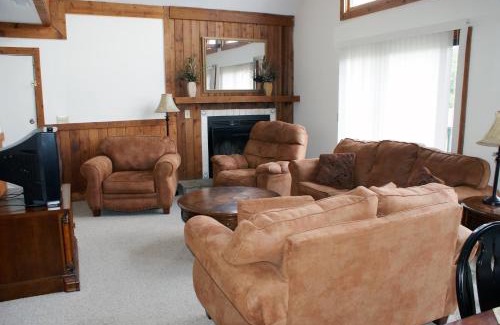 Helen Hotel | Alpine Crest Resort