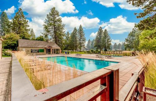 Bend Hotel | Alpine Escape