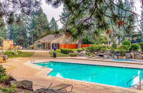 Bend Hotel | Alpine Escape