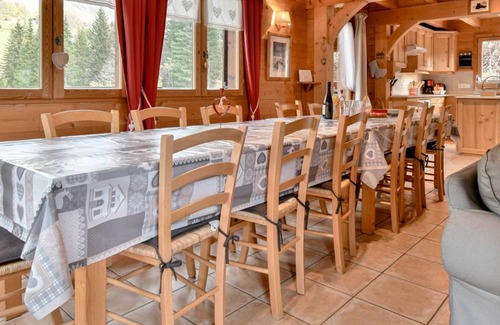 Le Grand-Bornand Ski Chalet | Alpine Luxury: 4-Star Chalet, Ski-In/Ski-Out, Near Shops, Sleeps 16, 6 Bedrooms