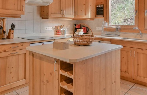 Le Grand-Bornand Ski Chalet | Alpine Luxury: 4-Star Chalet, Ski-In/Ski-Out, Near Shops, Sleeps 16, 6 Bedrooms
