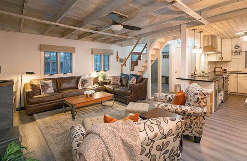 Donner Lake Woods Cabin | Alpine Retreat - Donner Lake - Walk to West End Beach