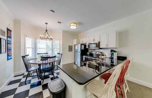 Helen House | Alpine River Suites #502 - Cozy Riverfront Condo w/Overlooking River in Downtown