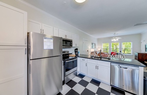 Helen House | Alpine River Suites #502 - Cozy Riverfront Condo w/Overlooking River in Downtown