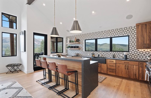 Crested Butte House | Alpine Ski Retreat Hot Tub,Fireplace, Open Kitchen