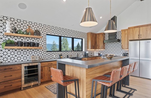 Crested Butte House | Alpine Ski Retreat Hot Tub,Fireplace, Open Kitchen