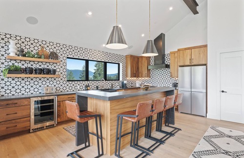 Crested Butte House | Alpine Ski Retreat Hot Tub,Fireplace, Open Kitchen