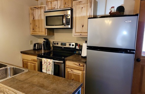 Mazama Apartment | Alpine Valley Loft-Perfect Little Getaway Close to the Ski trail!