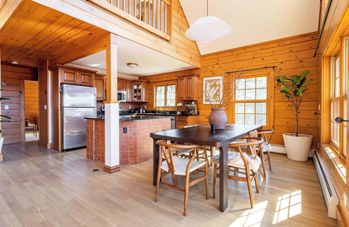 Prattsville Ski Chalet | Alpine View: Rustic Charm, Mountain Views & Sauna