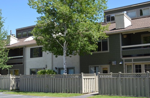 Ketchum Condo | Alpine Villa Condo 21-Perfect for a Family of Four, Walk to Town & MTN Trails